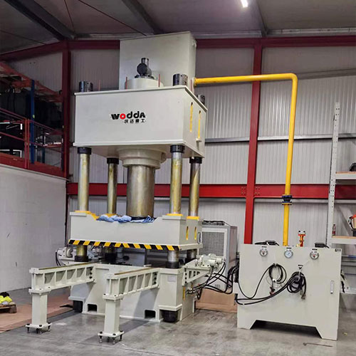 630噸熱壓PE頭盔、面罩成型液壓機(jī)