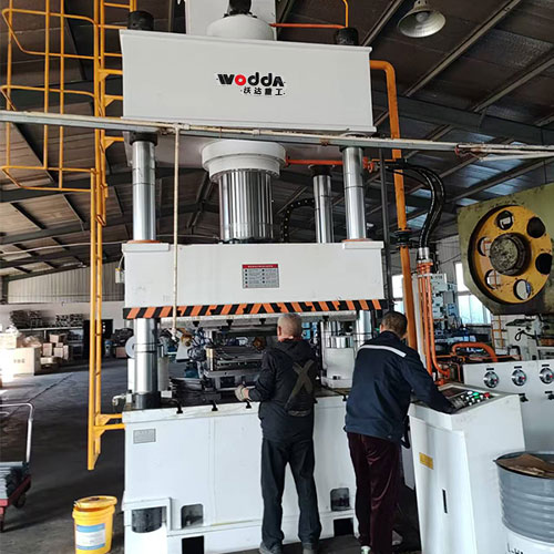 500噸汽車底盤配件成型液壓機