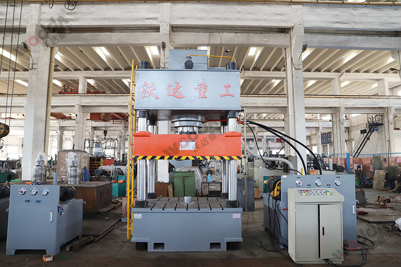 500噸四柱液壓機(jī) 500噸四柱液壓機(jī)