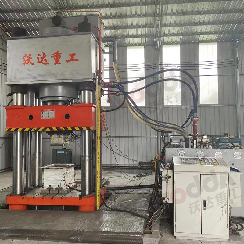 石墨坩堝自動(dòng)化生產(chǎn)線_2000噸坩堝液壓機(jī)_200噸液壓機(jī)廠家 石墨坩堝自動(dòng)化生產(chǎn)線_2000噸坩堝液壓機(jī)_200噸液壓機(jī)廠家