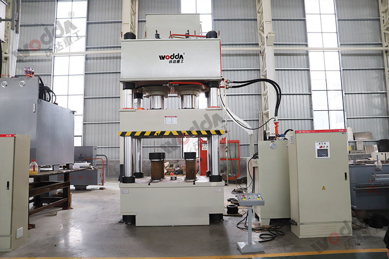 塑料托盤(pán)生產(chǎn)設(shè)備機(jī)器-800噸四柱液壓機(jī) 塑料托盤(pán)生產(chǎn)設(shè)備機(jī)器-800噸四柱液壓機(jī)