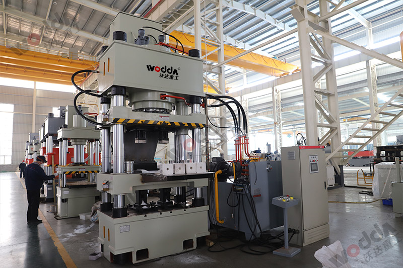 全自動630噸鹽磚機(jī) 全自動630噸鹽磚機(jī)