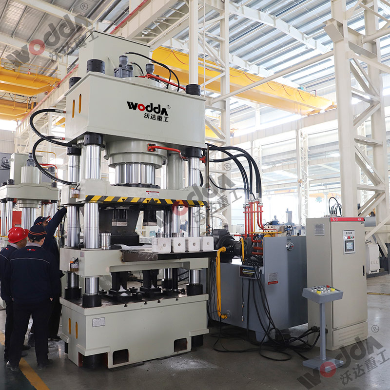 630噸牛羊舔磚液壓機(jī) 630噸牛羊舔磚液壓機(jī)