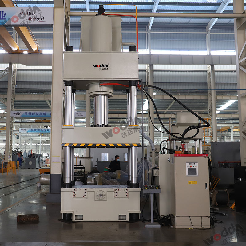 500噸三梁四柱液壓機(jī) 500噸三梁四柱液壓機(jī)