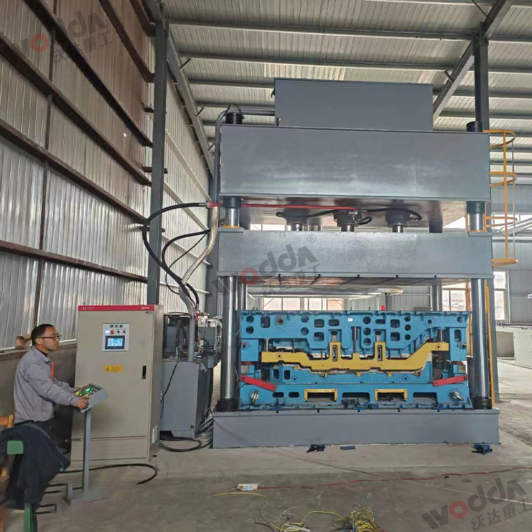 315噸汽車內(nèi)飾件液壓機(jī)(圖1).jpg 315噸汽車內(nèi)飾件液壓機(jī)(圖1).jpg