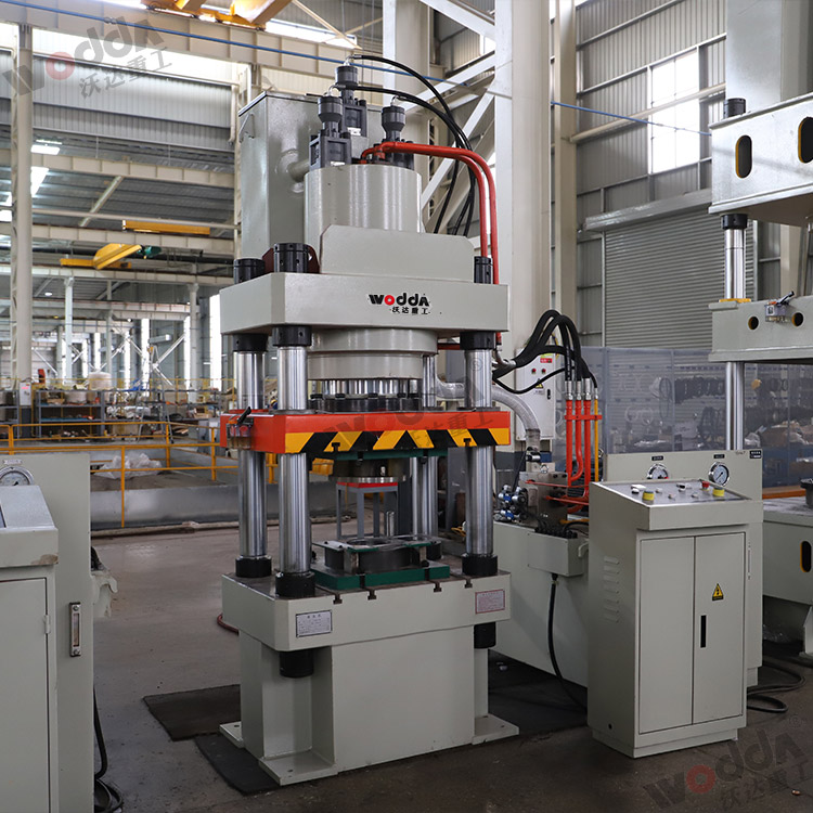 315噸錨桿托盤液壓機(jī)(圖2) 315噸錨桿托盤液壓機(jī)(圖2)