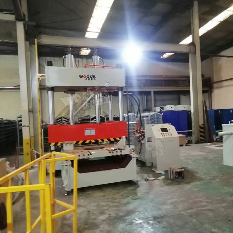 輪胎模具試驗機客戶車間現(xiàn)場 輪胎模具試驗機客戶車間現(xiàn)場