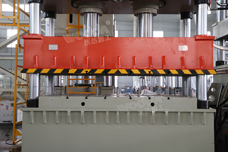 400噸四柱拉伸液壓機(jī)細(xì)節(jié)圖 400噸四柱拉伸液壓機(jī)細(xì)節(jié)圖