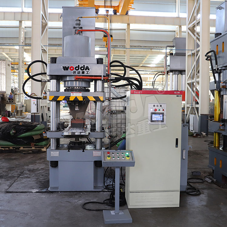 315噸陶瓷粉末成型液壓機(jī)車間實物 315噸陶瓷粉末成型液壓機(jī)車間實物