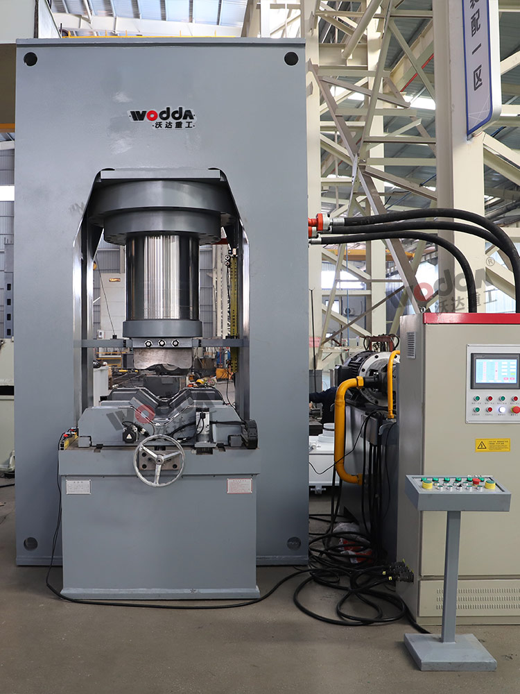 1200噸龍門(mén)式校直機(jī) 1200噸龍門(mén)式校直機(jī)