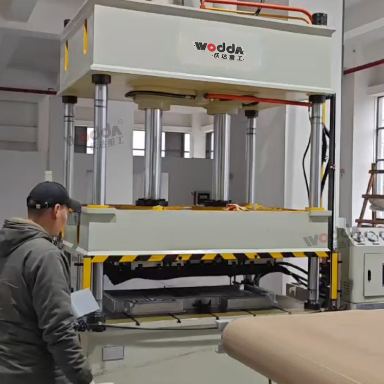 120噸汽車內(nèi)飾件成型液壓機試機成功 120噸汽車內(nèi)飾件成型液壓機試機成功