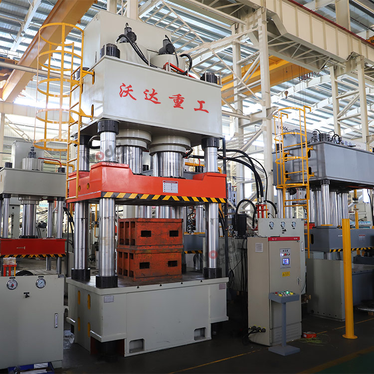 1250噸三梁四柱液壓機 1250噸三梁四柱液壓機