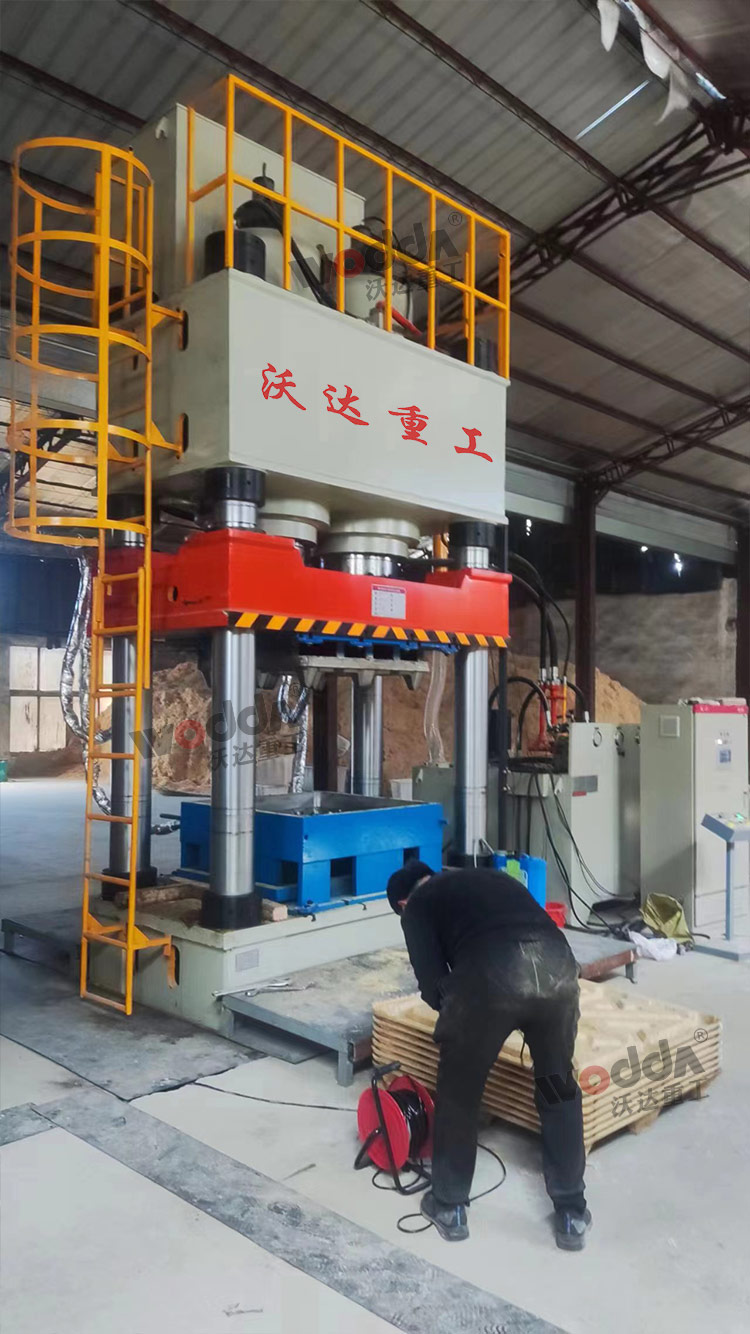 1250噸四柱液壓機加工木屑托盤 1250噸四柱液壓機加工木屑托盤