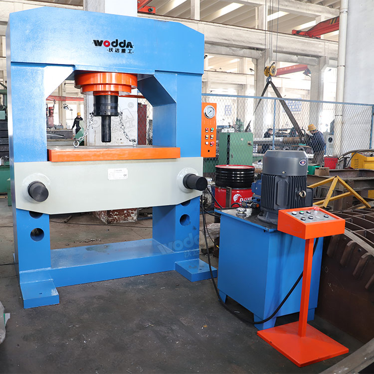 400噸龍門油壓機(jī) 400噸龍門油壓機(jī)