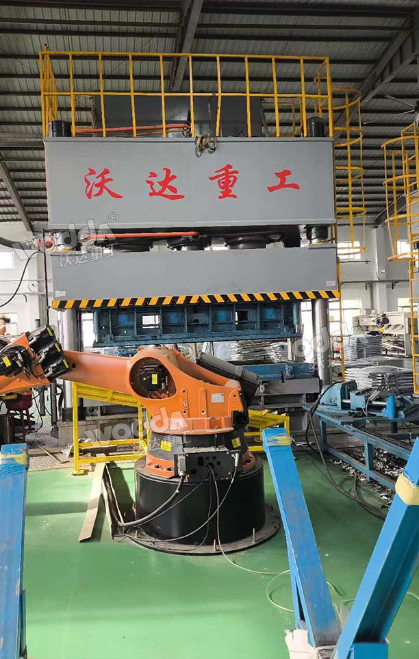 1500噸四柱液壓機 1500噸四柱液壓機