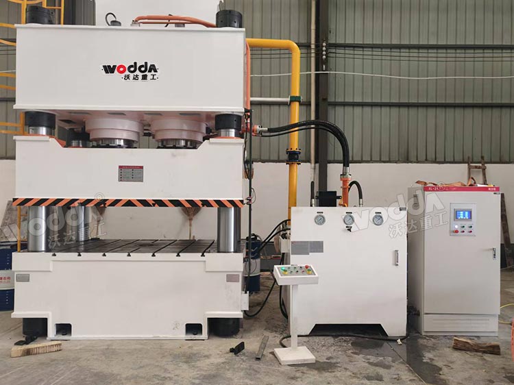 1000噸汽車底盤護板沖壓成型液壓機 1000噸汽車底盤護板沖壓成型液壓機