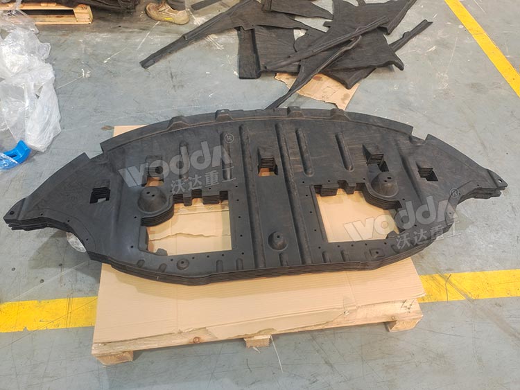 汽車保險杠下護(hù)板 汽車保險杠下護(hù)板