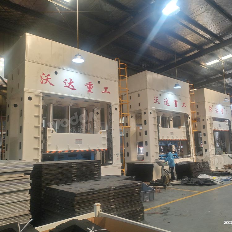 熱壓汽車內(nèi)飾件成型液壓機(jī) 熱壓汽車內(nèi)飾件成型液壓機(jī)