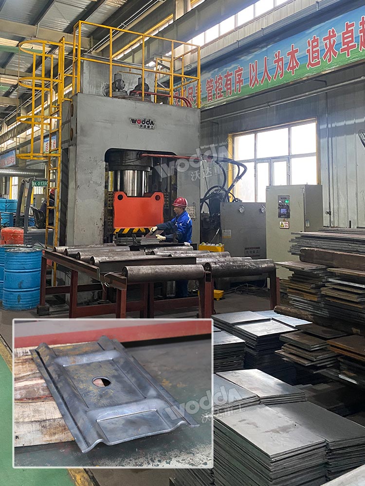 800噸W型礦用錨桿托盤液壓機(jī)現(xiàn)場 800噸W型礦用錨桿托盤液壓機(jī)現(xiàn)場