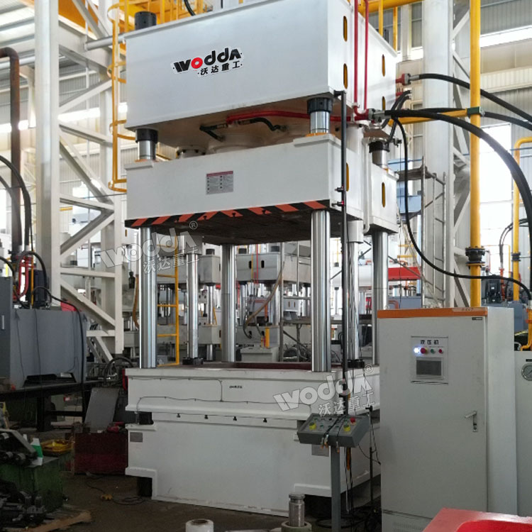 500噸蛭石板液壓機(jī)車(chē)間調(diào)試 500噸蛭石板液壓機(jī)車(chē)間調(diào)試