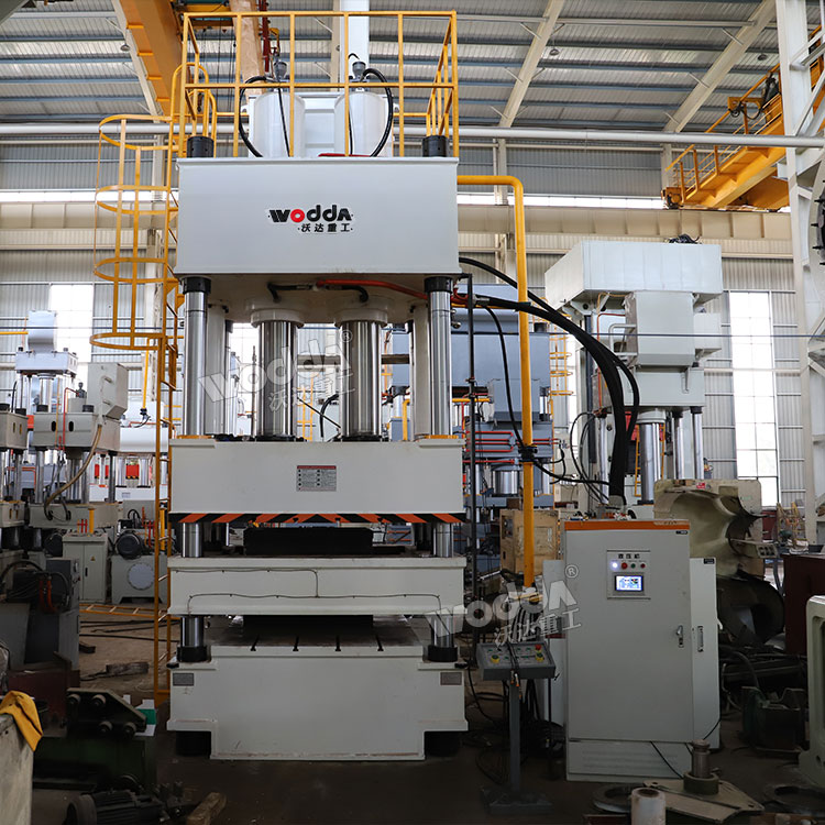 500噸四梁四柱液壓機(jī) 500噸四梁四柱液壓機(jī)