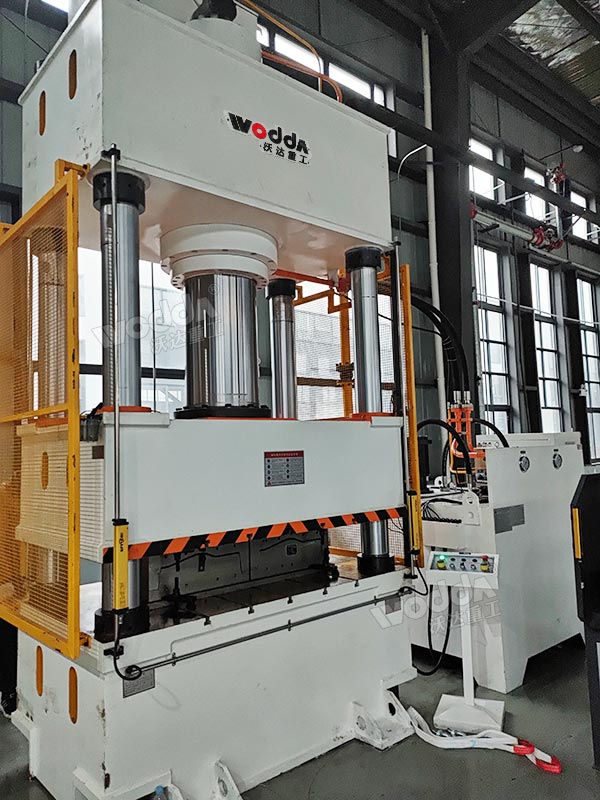 500噸模壓汽車風管保護套成型機 500噸模壓汽車風管保護套成型機