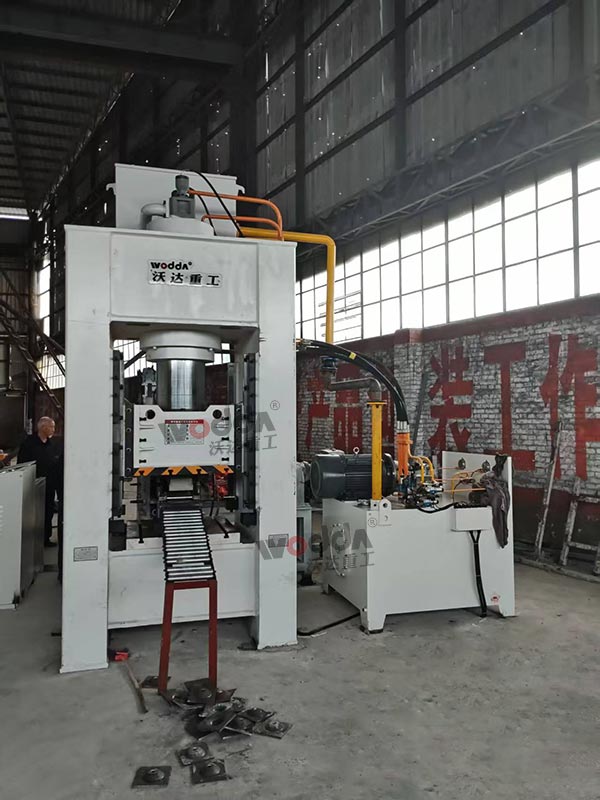 315噸框架式錨桿托盤生產(chǎn)線 315噸框架式錨桿托盤生產(chǎn)線