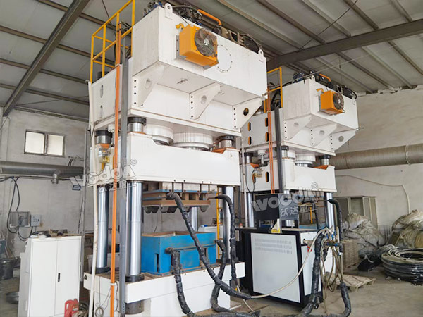 1600噸四柱液壓機(jī)安裝 1600噸四柱液壓機(jī)安裝