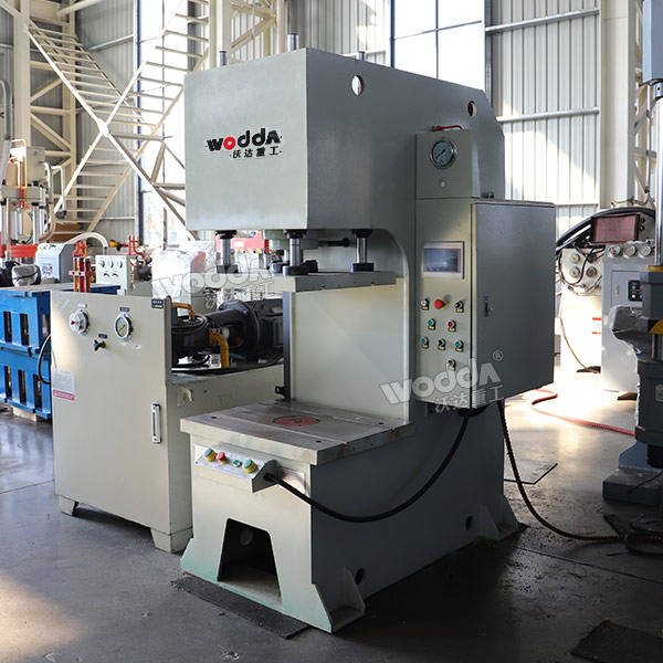 單臂液壓機(jī) 單臂液壓機(jī)