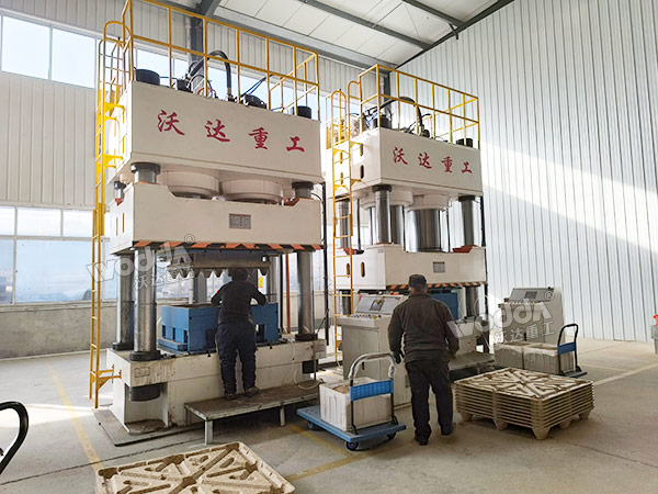 1600噸木屑托盤液壓機(jī) 1600噸木屑托盤液壓機(jī)