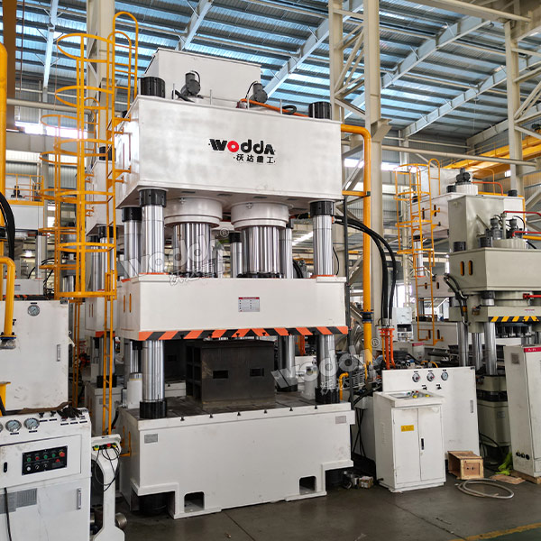 1250噸液壓機(jī) 1250噸液壓機(jī)