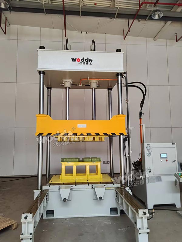 80噸四柱液壓機(jī) 80噸四柱液壓機(jī)