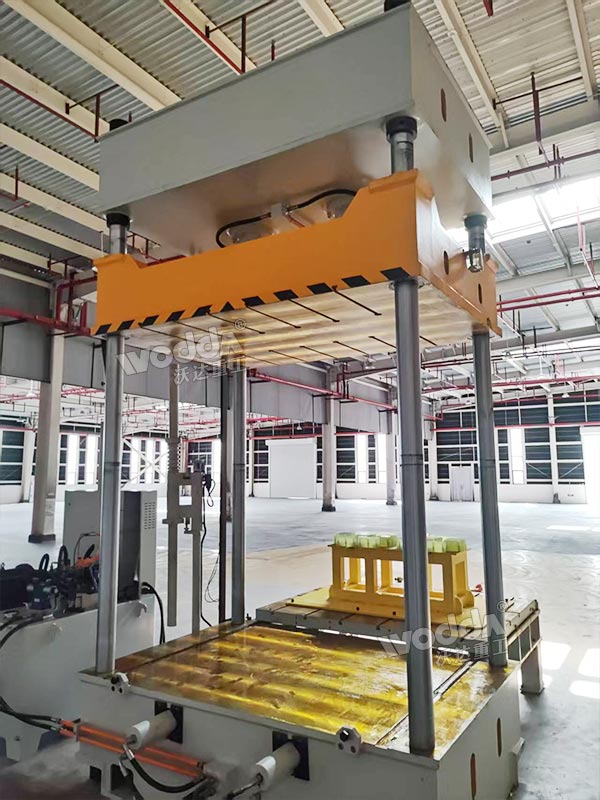 80噸移動(dòng)工作臺(tái)液壓機(jī)調(diào)試 80噸移動(dòng)工作臺(tái)液壓機(jī)調(diào)試