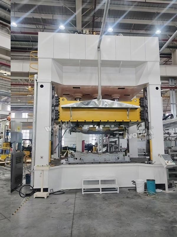 315噸框架式液壓機(jī) 315噸框架式液壓機(jī)