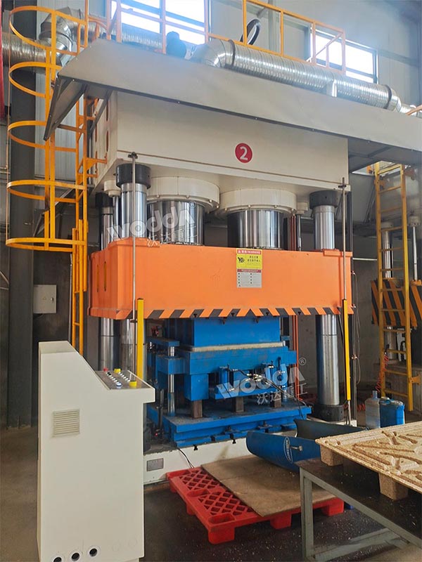 1600噸木屑托盤(pán)液壓機(jī) 1600噸木屑托盤(pán)液壓機(jī)