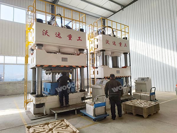 木屑托盤液壓機.jpg 木屑托盤液壓機.jpg