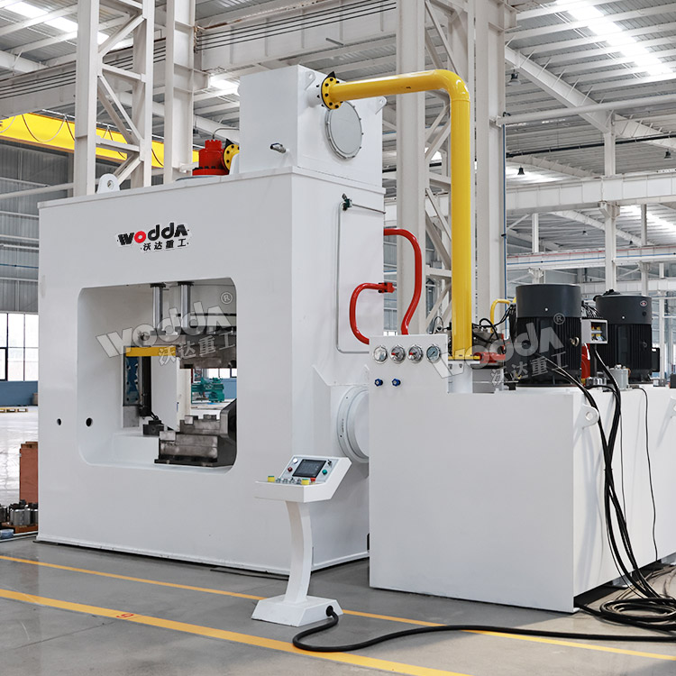 汽車(chē)凸輪軸鍛造液壓機(jī)車(chē)間試機(jī) 汽車(chē)凸輪軸鍛造液壓機(jī)車(chē)間試機(jī)