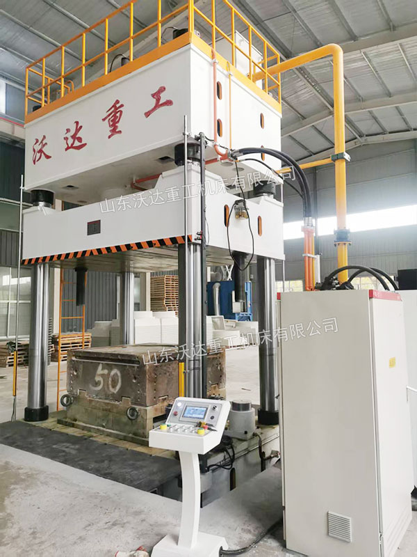 1200噸四柱液壓機(jī)安裝調(diào)試 1200噸四柱液壓機(jī)安裝調(diào)試