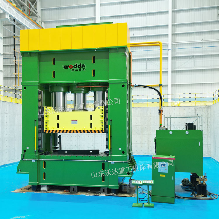 3000噸框架式液壓機(jī) 3000噸框架式液壓機(jī)