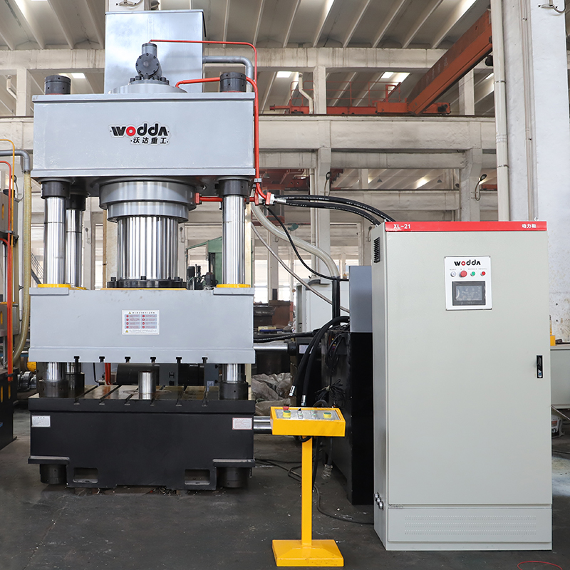 630噸四柱液壓機(jī) 630噸四柱液壓機(jī)